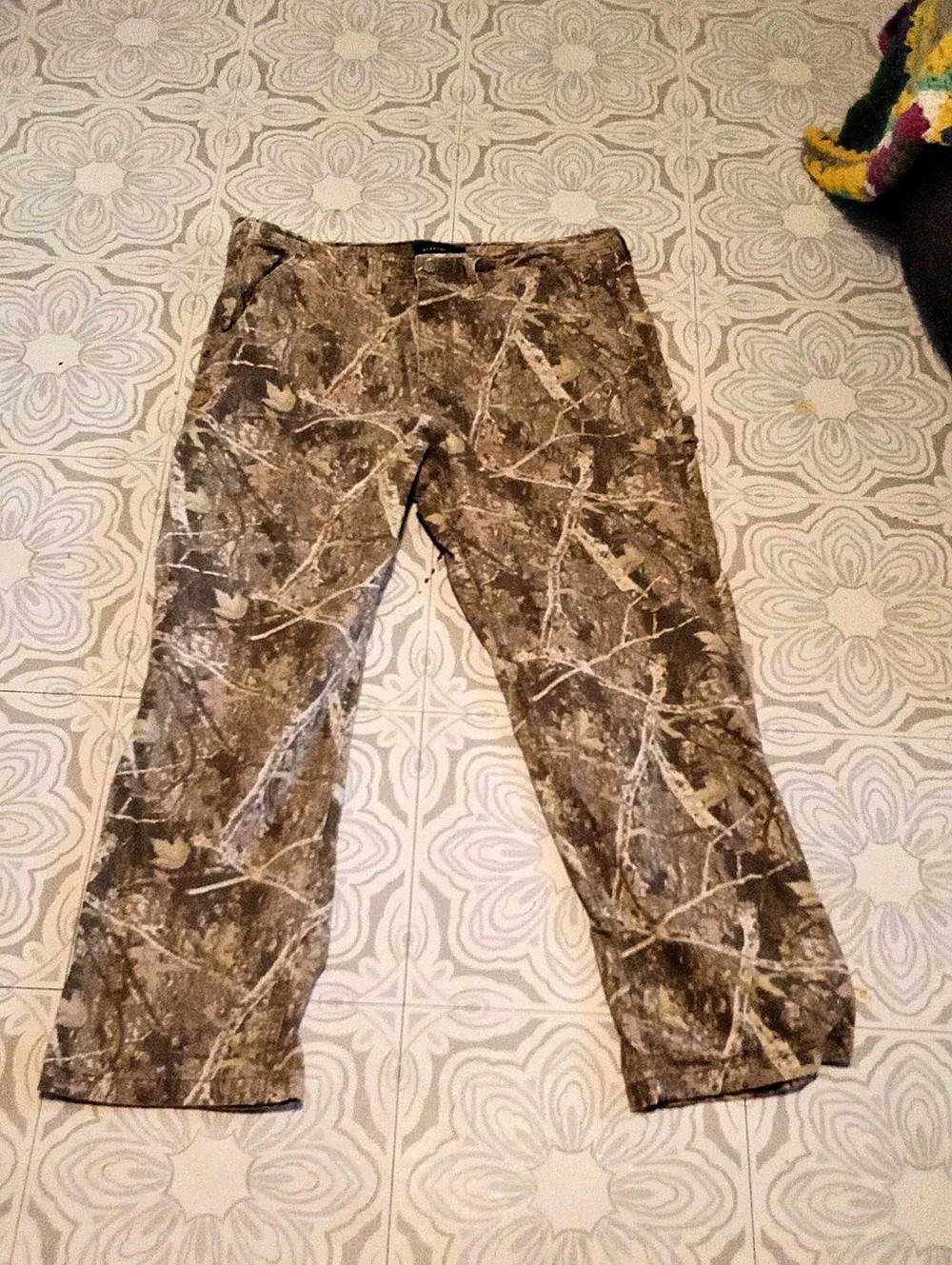 Women's Forest Urban Aeropostale Carpenter Camo Pants in Brown Gray Leaf Size XL